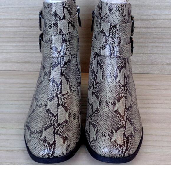 Kenneth Cole Reaction Salt Biker Jewel Chelsea Ankle Boots Side Zip Women Size 5 - Picture 2 of 7